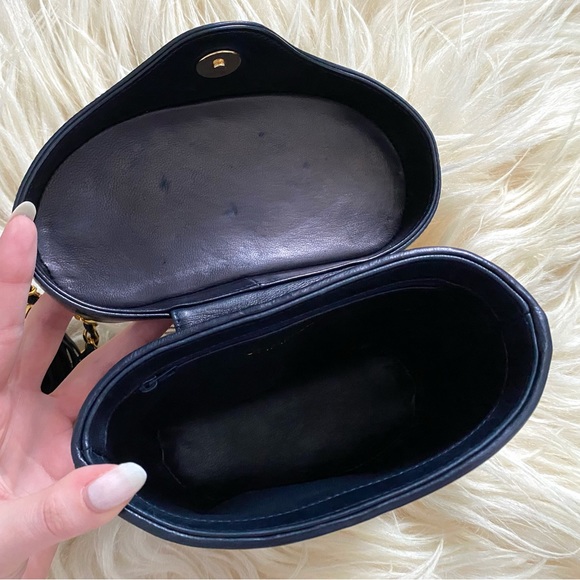 Vintage Chanel 80s 90s Navy Blue Lambskin Flap Bucket Shoulder Bag - Picture 7 of 16